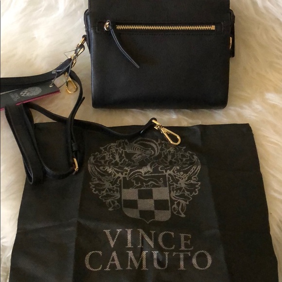 VINCE CAMUTO LEATHER CROSSBODY/ WRISTLET STYLING - Picture 3 of 8